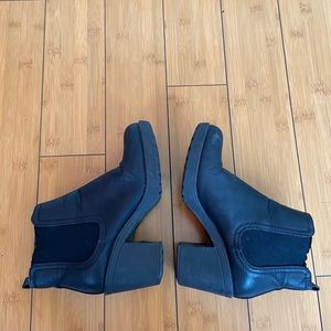 Chelsea boots
